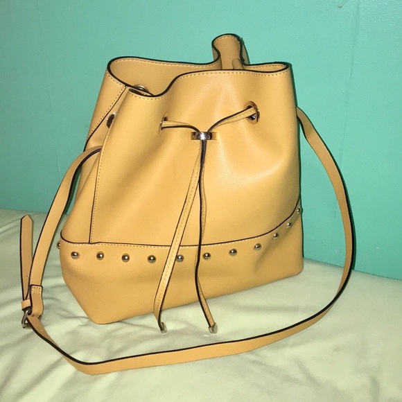 Zara Handbags - Gorgeous mustard ZARA bag